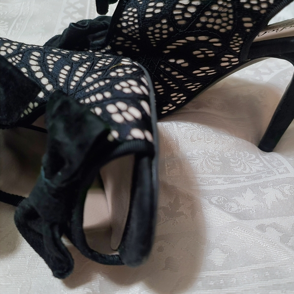 Seychelles Special Edition Black Slingback Bowed Stiletto Pumps Size 7 - Picture 5 of 8